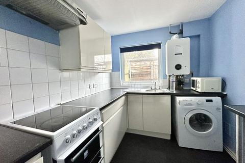 3 bedroom terraced house for sale, Gainsborough Road, Epsom