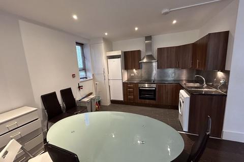 3 bedroom flat to rent, Woodgrange Avenue, Harrow