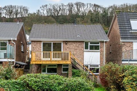 4 bedroom detached house for sale, Hazel Avenue, Braunton