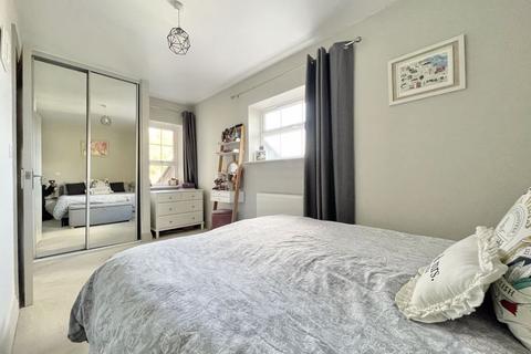 1 bedroom apartment for sale, Portsmouth Road, Thames Ditton
