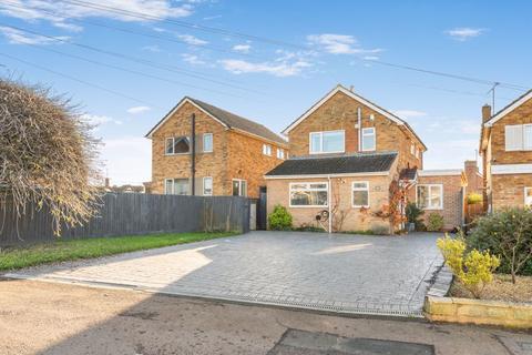 3 bedroom detached house for sale, Molyneux Drive, Bodicote