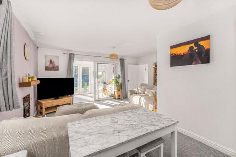 3 bedroom detached house for sale, Molyneux Drive, Bodicote