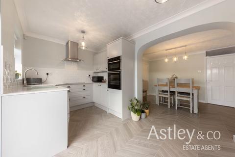 3 bedroom semi-detached house for sale, Chittock Close, Spixworth, NR10