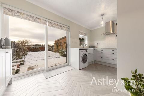 3 bedroom semi-detached house for sale, Chittock Close, Spixworth, NR10