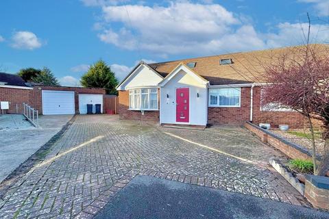 4 bedroom chalet for sale, Browning Road, Luton