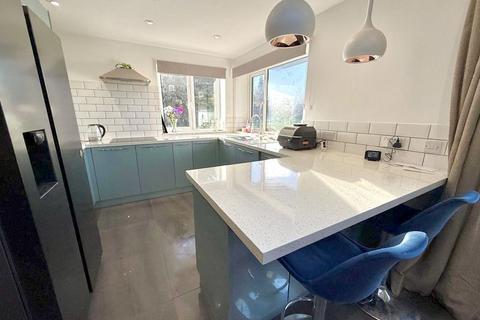 4 bedroom chalet for sale, Browning Road, Luton