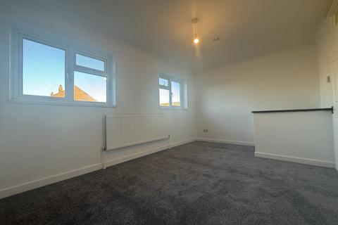 2 bedroom terraced house to rent, Penhurst Close, Eastbourne, BN22