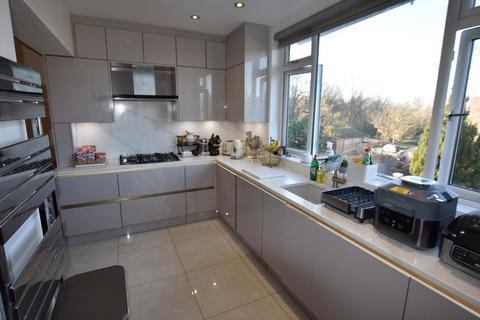 4 bedroom semi-detached house for sale, Yeading Avenue, Harrow