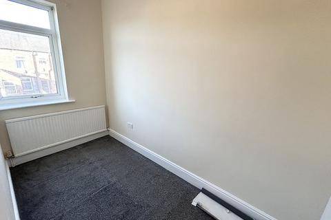 2 bedroom terraced house to rent, Pendlebury Road, Manchester