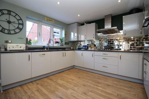 5 bedroom detached house for sale, Way Field Close, Southampton SO32