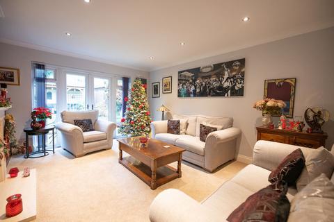 3 bedroom detached bungalow for sale, 37 Kingswood Crescent, Rayleigh