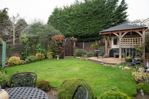 3 bedroom detached bungalow for sale, 37 Kingswood Crescent, Rayleigh