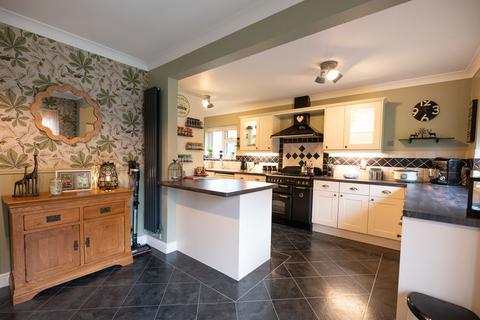 undefined, Kingswood Crescent, Rayleigh