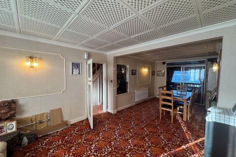 3 bedroom house for sale, Byron Avenue, Cranford, Hounslow