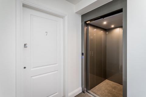 undefined, 18 Brambledown Road, Sanderstead CR2