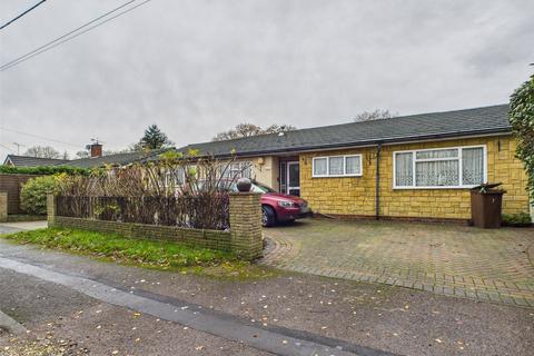 3 bedroom bungalow for sale, Pelican Road, Pamber Heath, Tadley, Hampshire, RG26