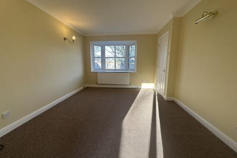 2 bedroom semi-detached house to rent, Tarnbeck Drive, Ormskirk L40