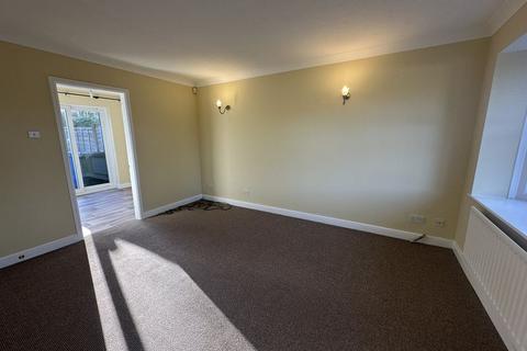 2 bedroom semi-detached house to rent, Tarnbeck Drive, Ormskirk L40
