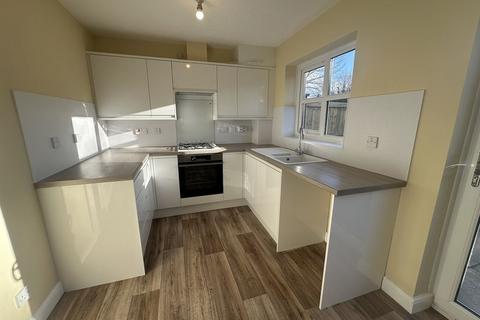 2 bedroom semi-detached house to rent, Tarnbeck Drive, Ormskirk L40