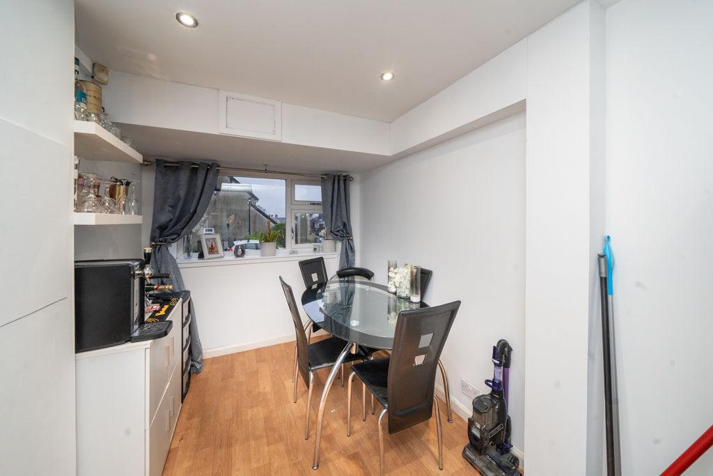 Dining kitchen