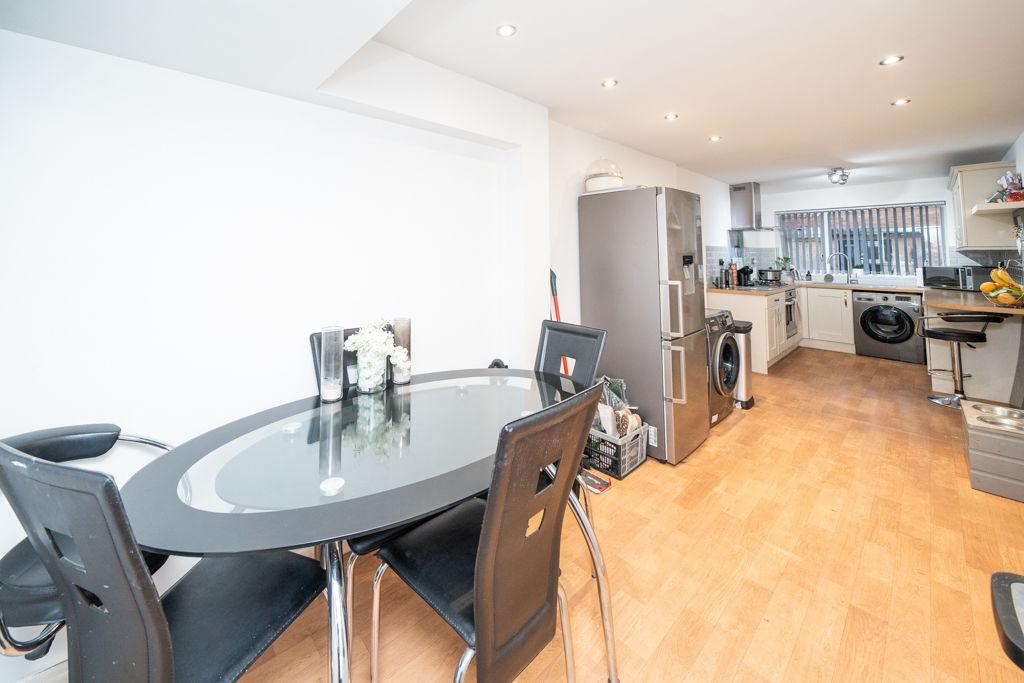 Dining kitchen