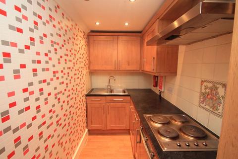 2 bedroom apartment to rent, Moira Place, Cardiff CF24