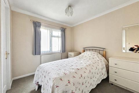 2 bedroom bungalow for sale, Beckenham Park, Otterham Quay Lane, Rainham, Gillingham, ME8