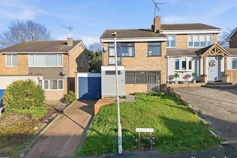4 bedroom semi-detached house for sale, Hillway, Billericay, CM11