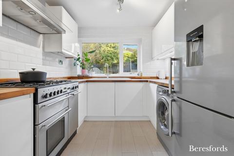 4 bedroom semi-detached house for sale, Hillway, Billericay, CM11