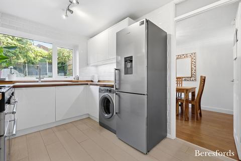 4 bedroom semi-detached house for sale, Hillway, Billericay, CM11