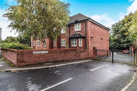 2 bedroom flat to rent, Carlton Street, Farnworth, Bolton, BL4 7PS
