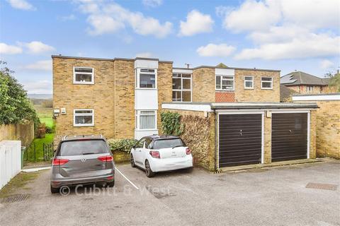2 bedroom flat for sale, Lower Street, Pulborough, West Sussex