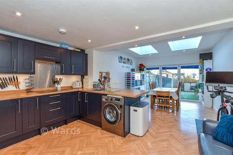 3 bedroom terraced house for sale, Cherwell Close, Tonbridge TN10