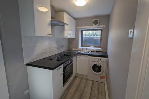 1 bedroom flat to rent, 2B Main Street, Invergowrie,