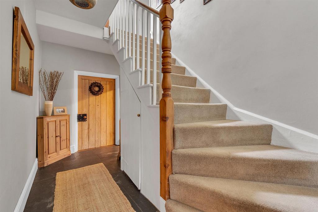 Hall/Stairs