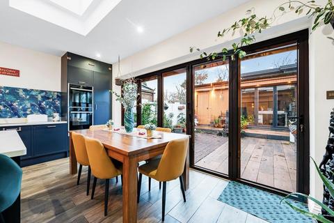 5 bedroom semi-detached house for sale, Grove Avenue, Hanwell, London, W7 3EP