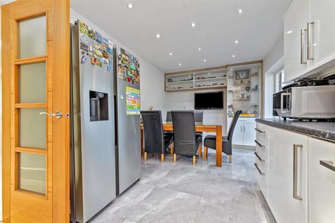3 bedroom semi-detached house for sale, Birchwood Way, Park Street, St. Albans