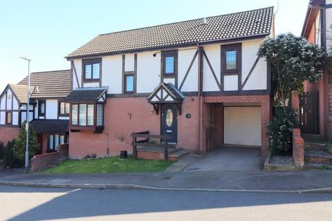 4 bedroom detached house for sale, Luton LU2