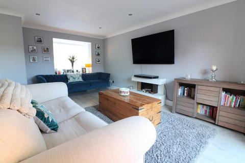 4 bedroom detached house for sale, Luton LU2