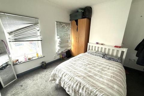 3 bedroom terraced house for sale, High Town, Luton LU2