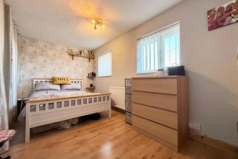 3 bedroom semi-detached house for sale, Muswell Close, Runfold, Luton, Bedfordshire, LU3 2HP