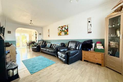 3 bedroom semi-detached house for sale, Muswell Close, Runfold, Luton, Bedfordshire, LU3 2HP