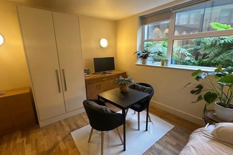undefined, Black Bull Yard, Hatton Gardens, Farringdon, London, EC1N 8JH