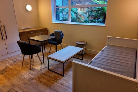 Studio to rent, Black Bull Yard, Hatton Wall  Farringdon, London, EC1N 8JH