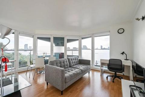 2 bedroom apartment to rent, Seacon Tower, 5 Hutchings Street, South Quay, London, Canary Wharf, E14 8JX