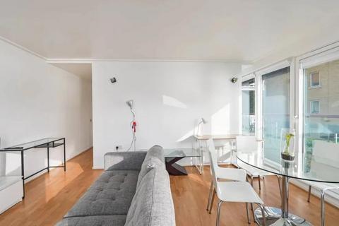2 bedroom apartment to rent, Seacon Tower, 5 Hutchings Street, South Quay, London, Canary Wharf, E14 8JX