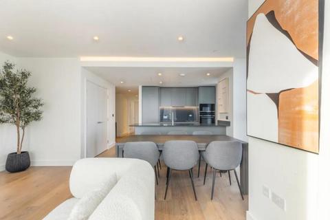 2 bedroom apartment to rent, Harcourt Tower, 67 Marsh Wall, South Quay Plaza, Canary Wharf, London, E14 9GS