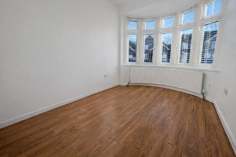 4 bedroom detached house to rent, Seymour Gardens, Greater London TW13
