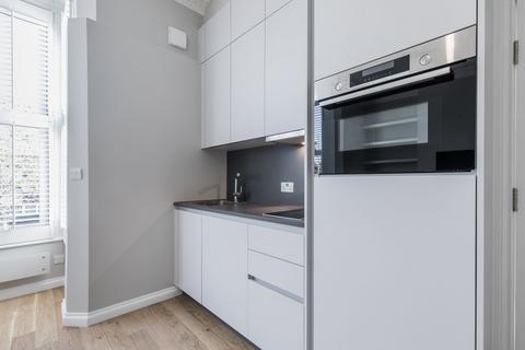 undefined, Flat 1 119 Uxbridge Road