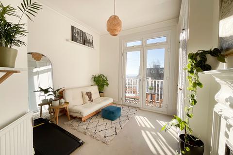 3 bedroom flat for sale, Westcliff-on-Sea SS0